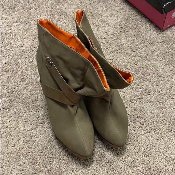 Qupid wedge bootie SIZE8 - Picture 2 of 7